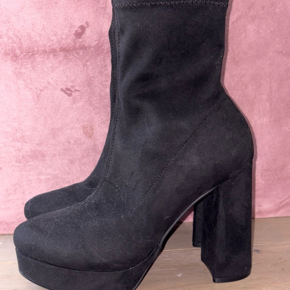 Madden Girl Suede Elegant Black Women's Heels
